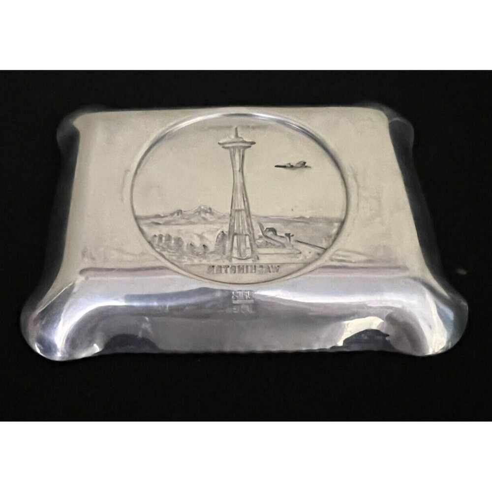 Vtg Seattle Space Needle Mt Rainier Boeing Jet SIGG Hammered Aluminum Ashtray - Picture 4 of 9